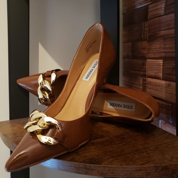 **SOLD** Steve Madden Zilday high heel pumps. - Picture 3 of 8